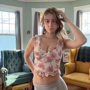 Floral Sleeveless Blouse